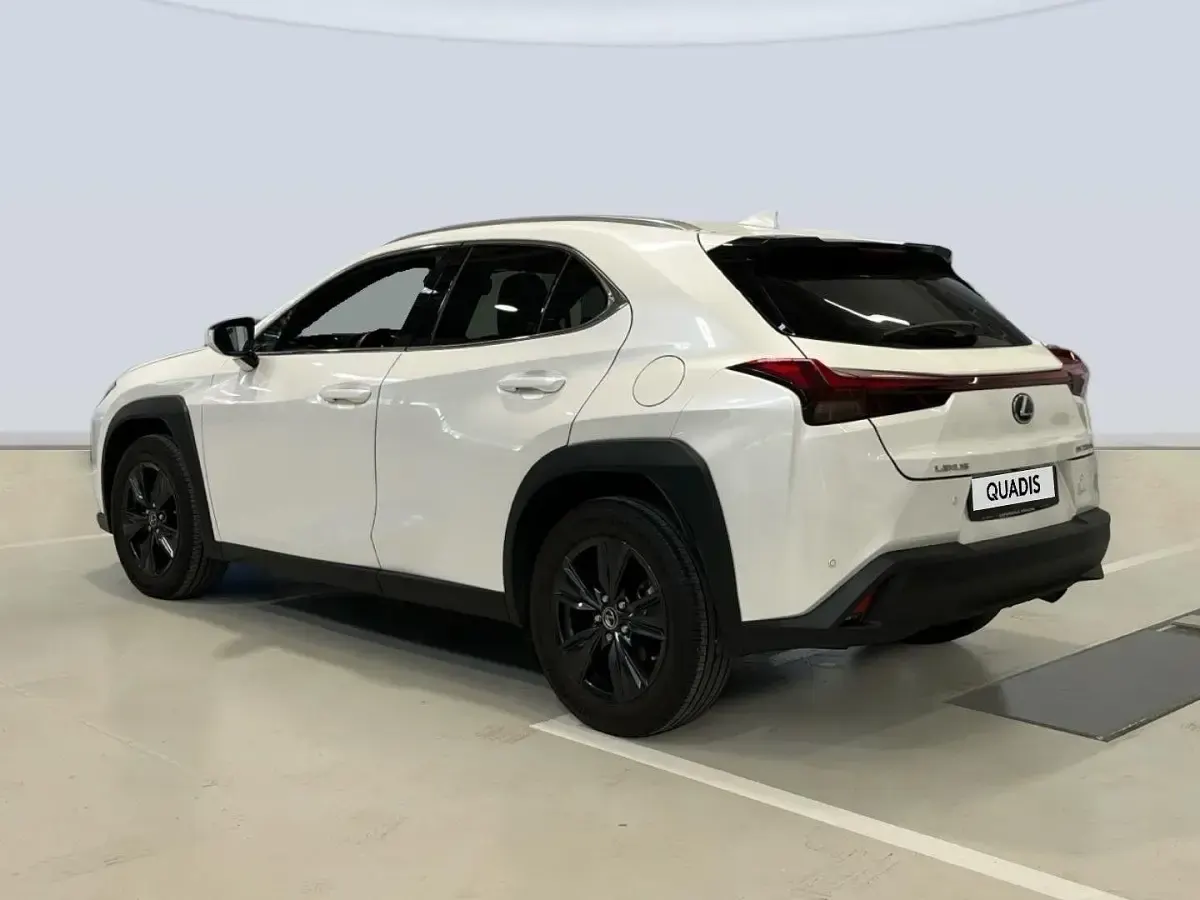Usado Lexus UX 250h Business Edition 184 CV (135 kW) 2023 Blanco SUV