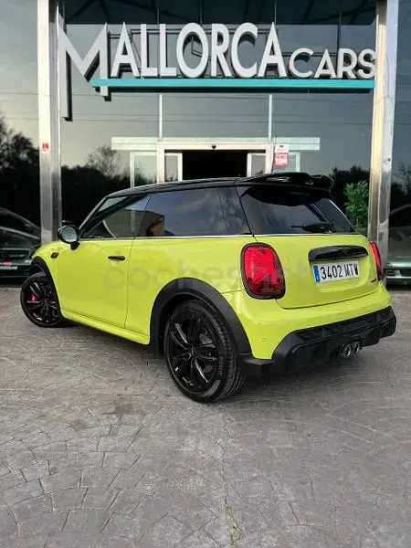 Usado Mini John Cooper Works 231 CV (169 kW) 2023 Verde Utilitario
