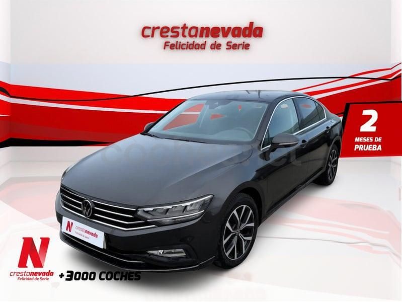 Usado VW Passat Executive 150 CV (110 kW) 2021 Gris / plata Berlina
