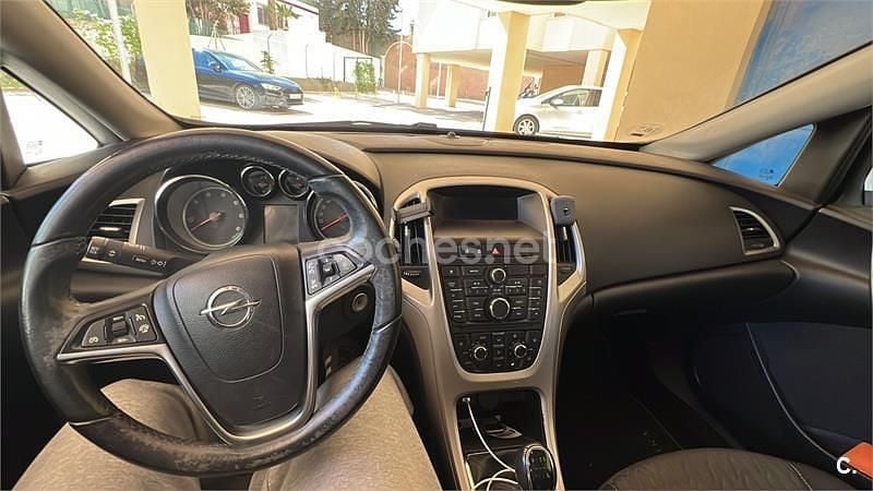 Usado Opel Astra Business 110 CV (80 kW) 2013 Blanco Berlina