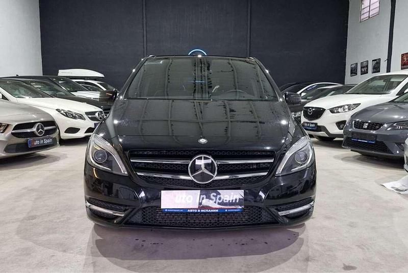 Usado Mercedes B200 140 CV (102 kW) 2012 Negro Monovolumen