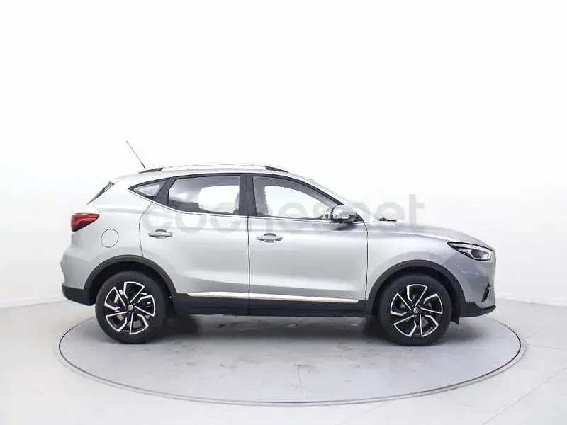 Usado MG ZS Luxury 106 CV (77 kW) 2025 Gris / plata SUV