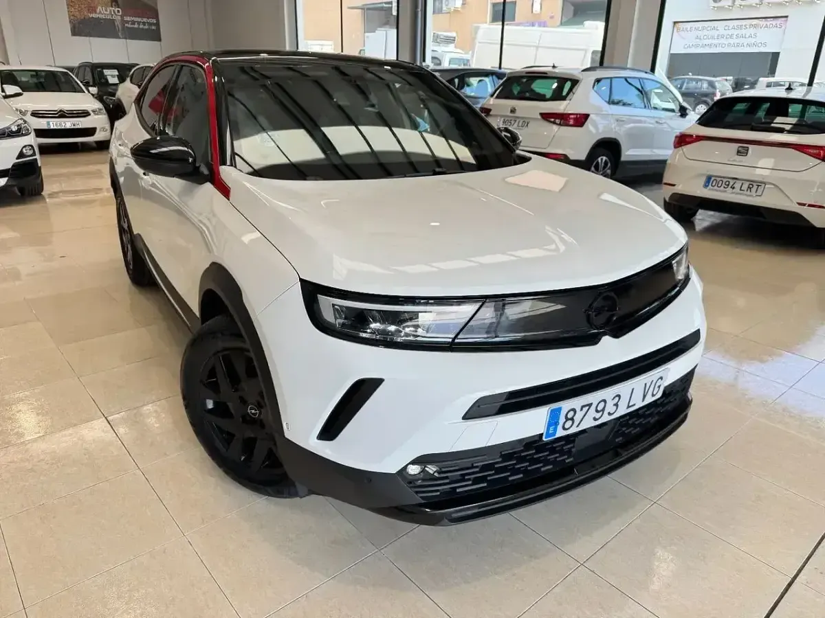 Usado Opel Mokka GS Line 110 CV (80 kW) 2022 Blanco SUV