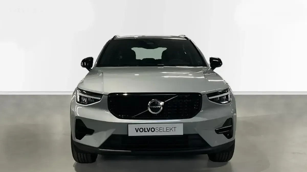 Usado Volvo XC40 Plus 163 CV (119 kW) 2025 Otro SUV