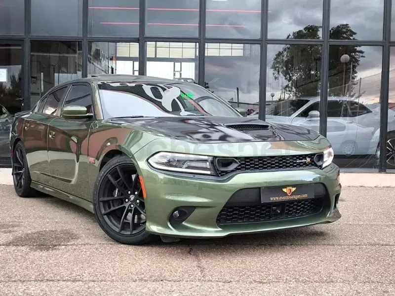 Usado Dodge Charger 717 CV (527 kW) 2023 Verde Berlina