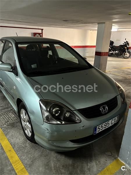Gris / plata Usado 2004 Honda Civic LS Berlina | 3200 € (Precio justo) - Imagen 1/4