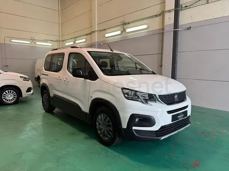 Usado Peugeot Rifter Allure 100 CV (73 kW) 2021 Blanco Monovolumen
