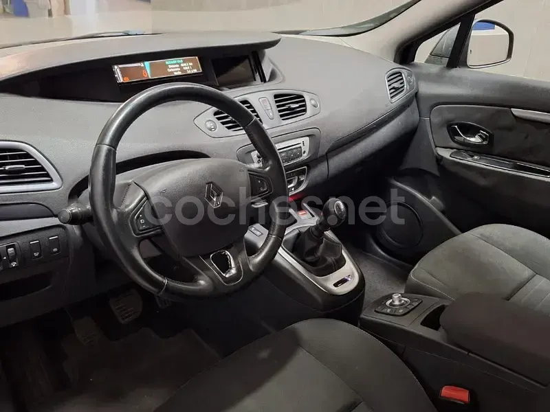 Usado Renault Scénic LIMITED 115 CV (84 kW) 2015 Negro Monovolumen