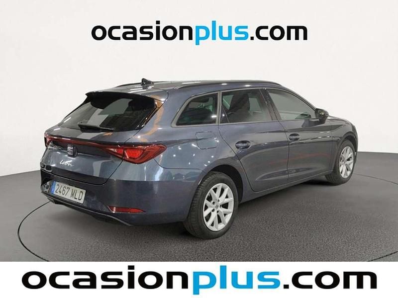 Usado Seat Leon ST Style 131 CV (96 kW) 2023 Gris Familiar