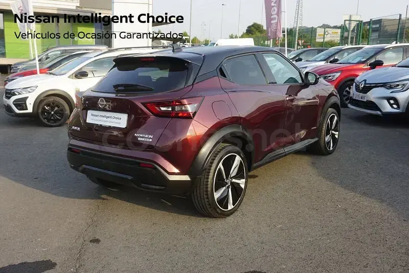 Usado Nissan Juke 143 CV (105 kW) 2023 Burgundy + midnight black SUV