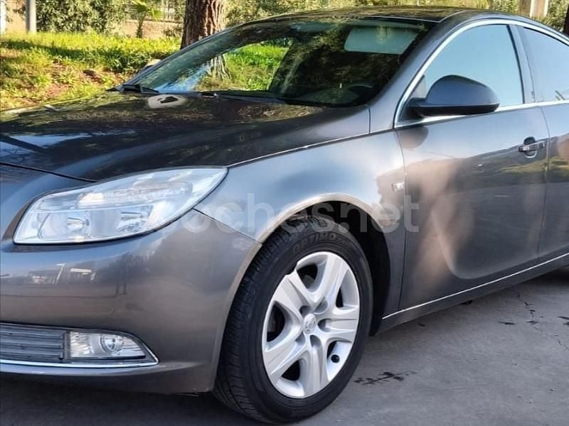 Gris / plata Usado 2009 Opel Insignia Edition Berlina | 4999 € (Precio justo) - Imagen 1/4