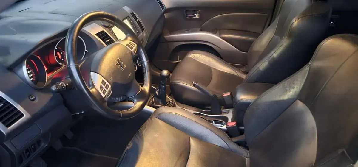 Usado Peugeot 4007 Sport 156 CV (114 kW) 2010 Negro SUV