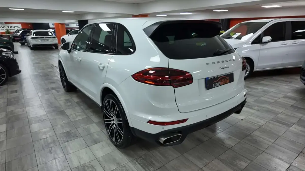 Usado Porsche Cayenne Diesel Platinum Edition 262 CV (192 kW) 2017 Blanco SUV