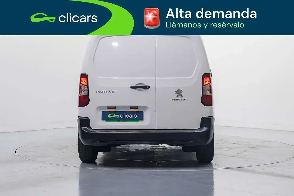 Usado Peugeot Partner Premium 102 CV (75 kW) 2022 Blanco Monovolumen