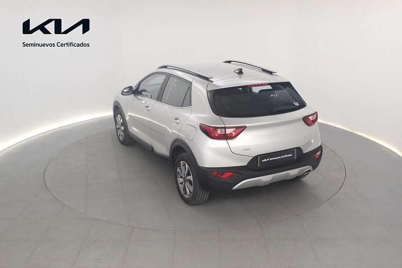Usado Kia Stonic 101 CV (74 kW) 2024 Gris SUV
