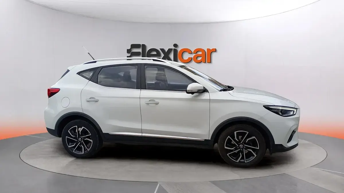 Usado MG ZS Comfort 106 CV (77 kW) 2023 Blanco SUV