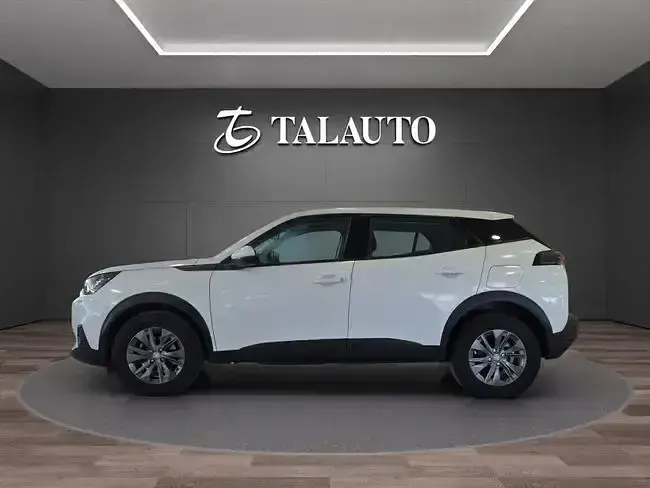 Usado Peugeot 2008 Active 110 CV (80 kW) 2021 Blanco SUV