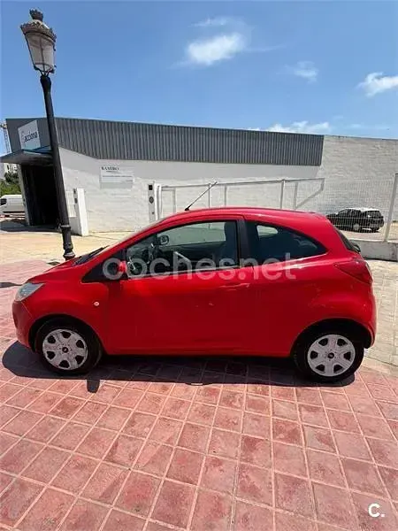 Usado Ford Ka Trend 69 CV (50 kW) 2016 Rojo Berlina