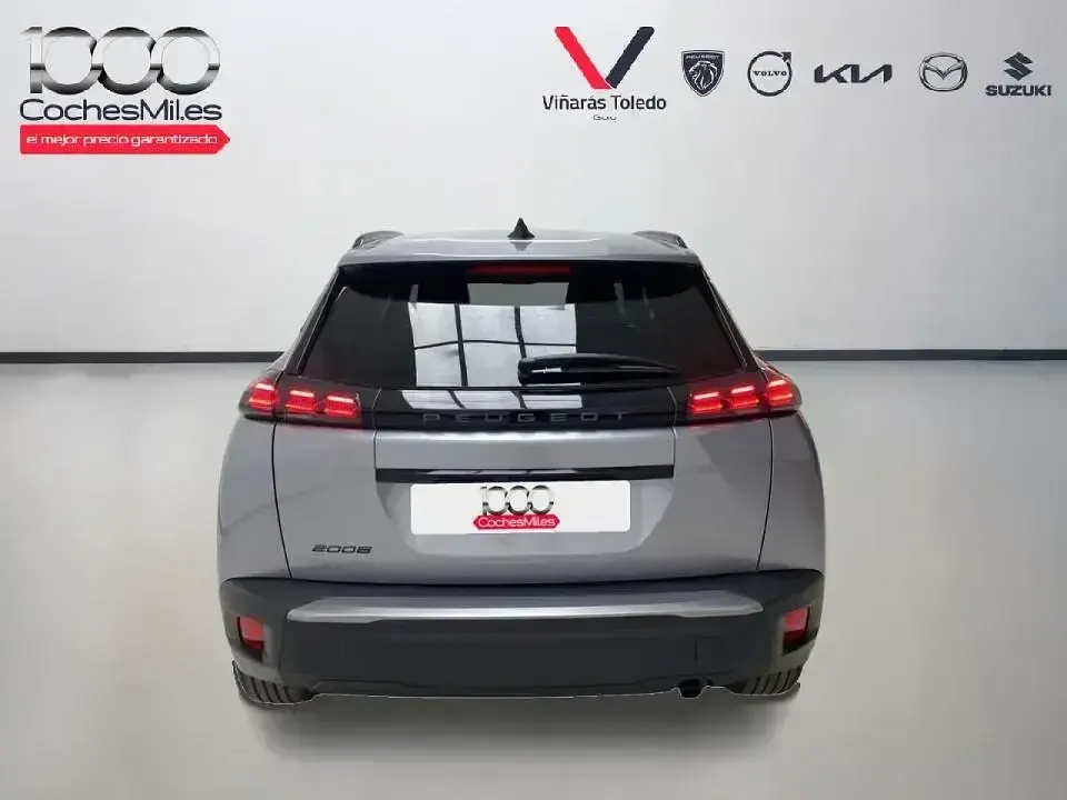 Usado Peugeot 2008 Allure 100 CV (73 kW) 2024 Gris SUV