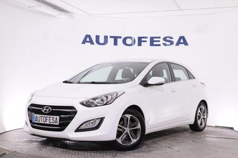 Blanco Usado 2015 Hyundai i30 Berlina | 10.900 € (Precio justo) - Imagen 1/4