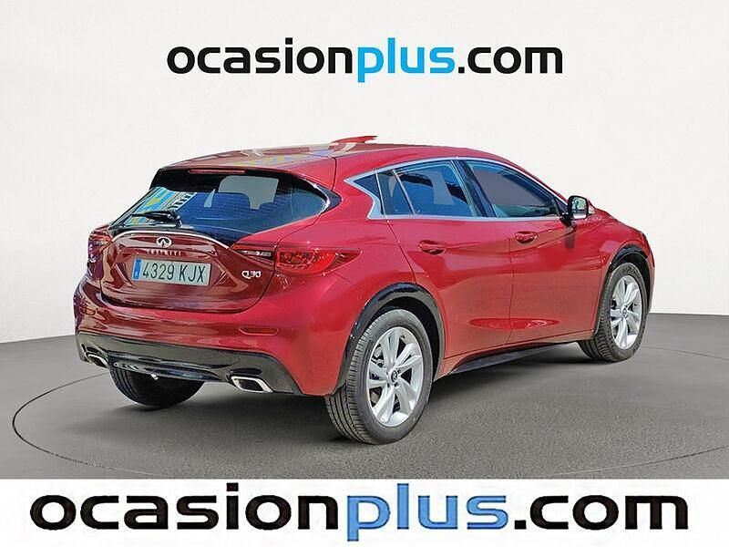Usado Infiniti Q30 Premium 170 CV (125 kW) 2018 Rojo SUV