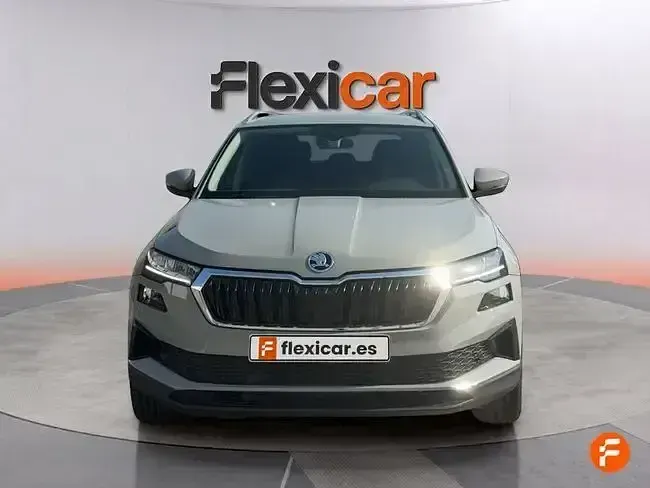 Usado Skoda Karoq Selection 115 CV (84 kW) 2024 Gris SUV