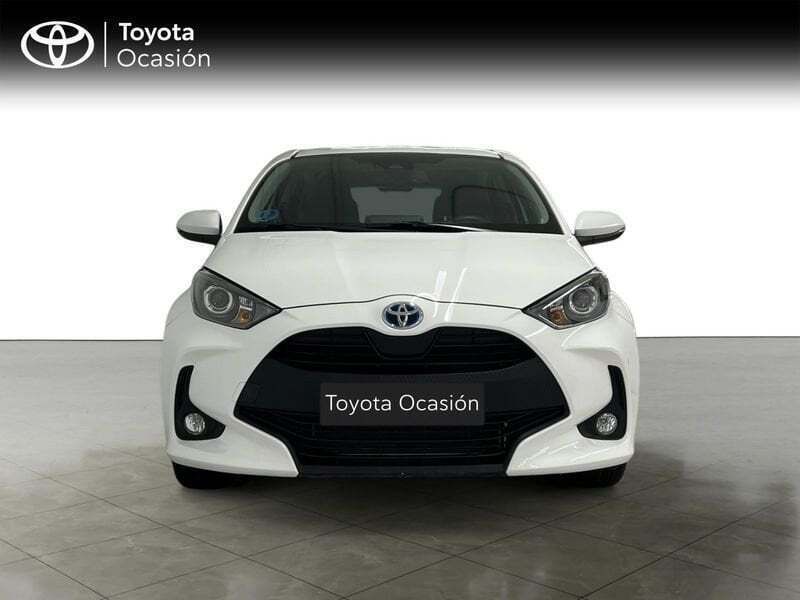 Usado Toyota Yaris Active 116 CV (85 kW) 2024 Blanco Utilitario
