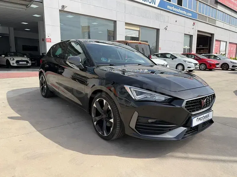 Usado Cupra Leon 150 CV (110 kW) 2023 Negro Berlina