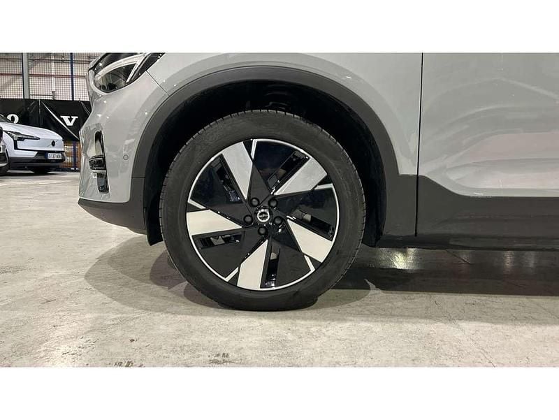 Usado Volvo EX40 Plus 175 kW (238 CV) 2024 Blanco SUV