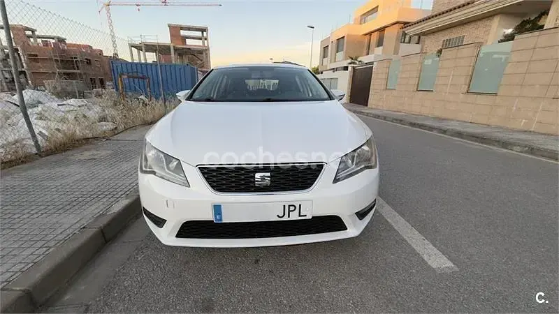 Usado Seat Leon CONNECT 110 CV (80 kW) 2016 Blanco Berlina
