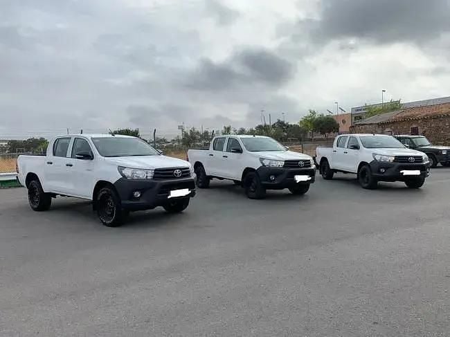 Usado Toyota HiLux 150 HP (110 kW) 2017 Branco Pickup