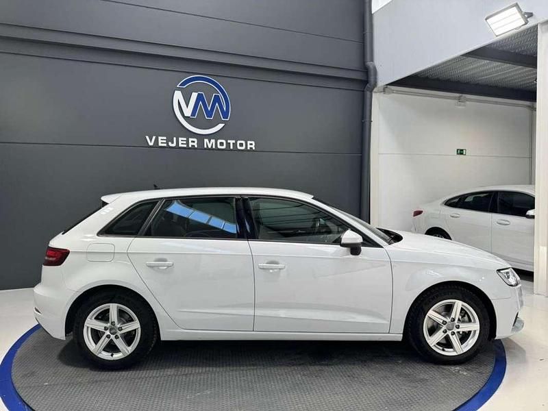 Usado Audi A3 Sportback Premium 150 CV (110 kW) 2019 Blanco Utilitario