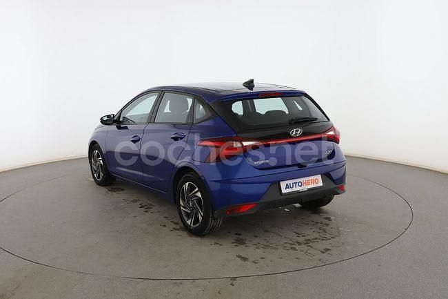 Usado Hyundai i20 100 CV (73 kW) 2021 Azul Berlina