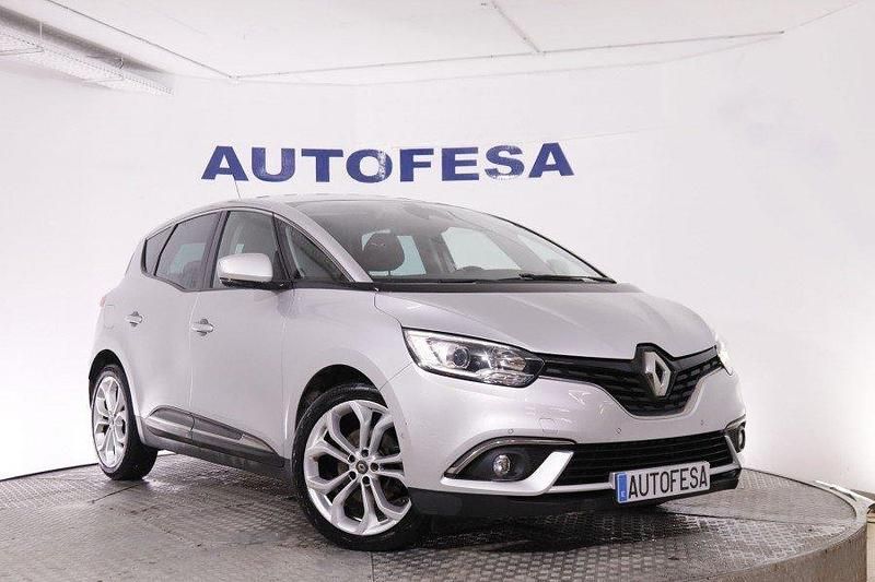 Usado Renault Scénic IV Business 120 CV (88 kW) 2019 Plata Monovolumen