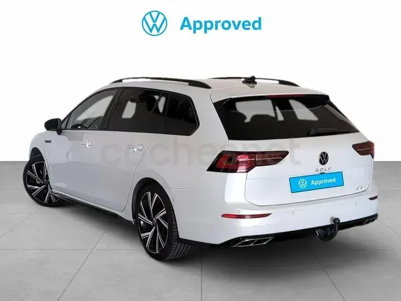 Usado VW Golf VIII R-line 150 CV (110 kW) 2022 Blanco Familiar