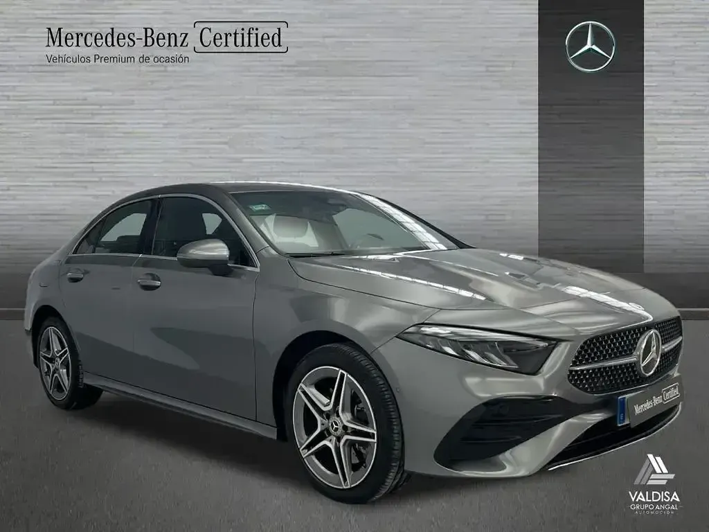 Usado Mercedes A250 AMG line 218 CV (160 kW) 2024 Gris Berlina
