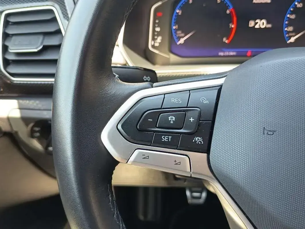Usado VW T-Cross R-line 116 CV (85 kW) 2025 Blanco SUV