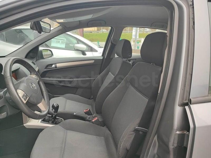 Usado Opel Astra Enjoy 105 CV (77 kW) 2007 Gris / plata Berlina