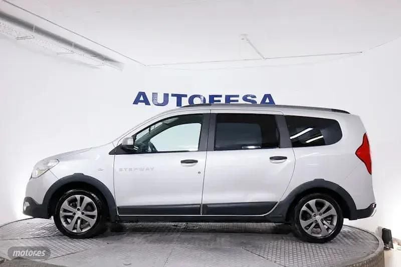 Usado Dacia Lodgy Stepway 115 CV (84 kW) 2017 Plateado Monovolumen