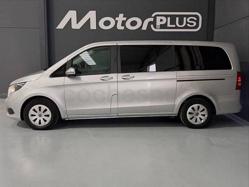 Usado Mercedes V220 Exclusive 163 CV (119 kW) 2018 Gris / plata Monovolumen