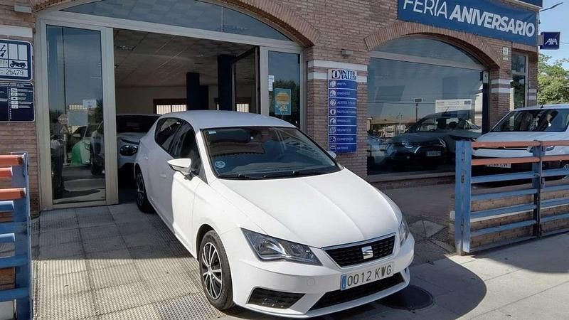 Usado Seat Leon Reference 116 CV (85 kW) 2019 Blanco Utilitario