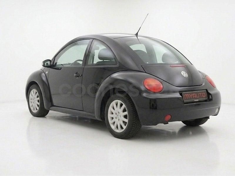 Usado VW New Beetle 102 CV (75 kW) 2006 Negro Utilitario