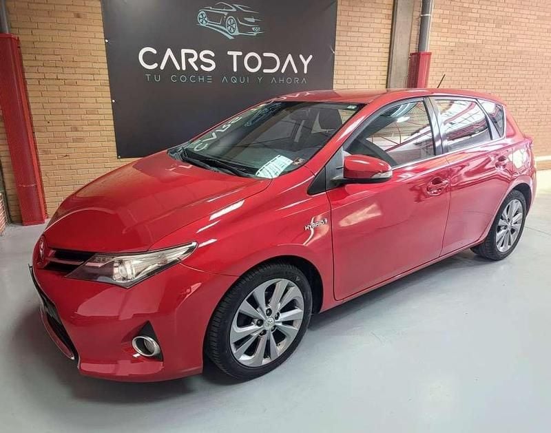 Rojo Usado 2014 Toyota Auris Hybrid Active Utilitario | 8990 € (Precio justo) - Imagen 1/4