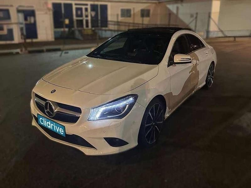 Usado Mercedes CLA220 170 CV (125 kW) 2013 Blanco Berlina
