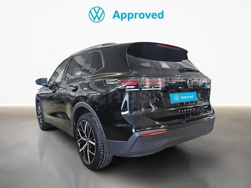 Begagnad VW Tiguan 204 HK (150 kW) 2025 Svart SUV