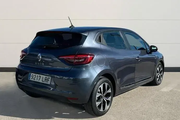 Usado Renault Clio LIMITED 91 CV (66 kW) 2021 Gris Utilitario