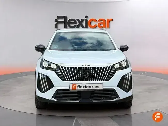 Usado Peugeot 2008 Allure 130 CV (95 kW) 2024 Gris SUV