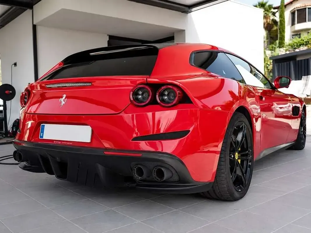Usado Ferrari GTC4Lusso 689 CV (506 kW) 2020 Rojo Familiar