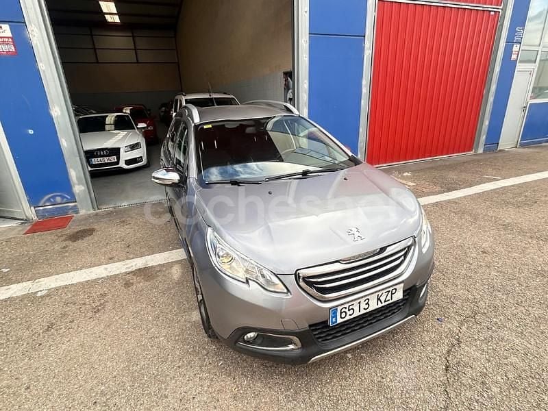 Usado Peugeot 2008 Allure 92 CV (67 kW) 2015 Gris / plata SUV