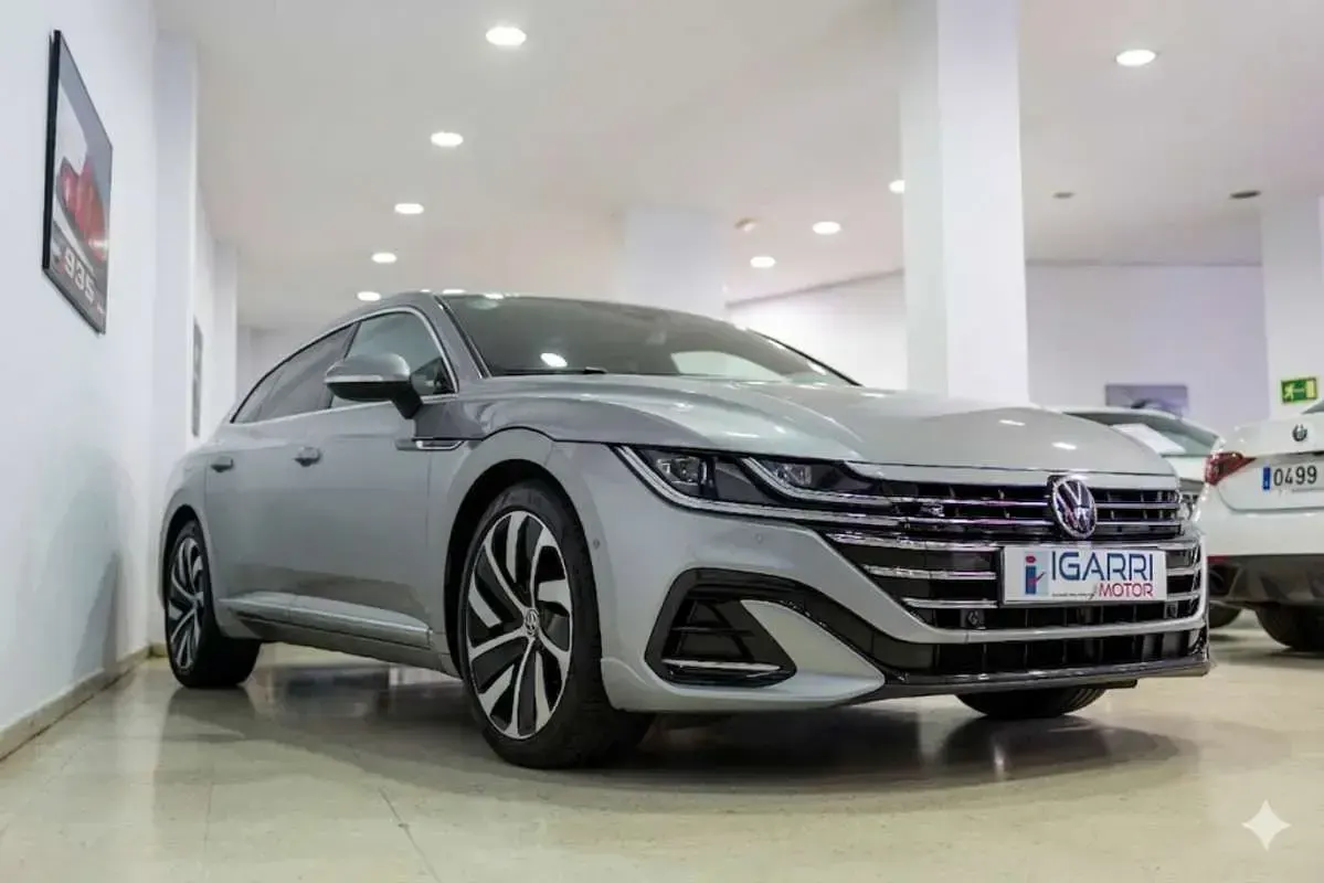 Usado VW Arteon R-line 150 CV (110 kW) 2020 Gris Familiar